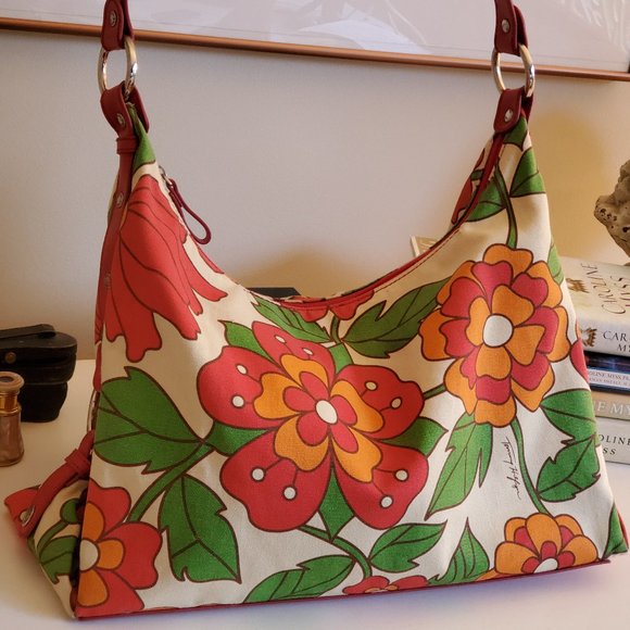 Tommy Hilfinger Retro Floral Purse - Picture 1 of 4